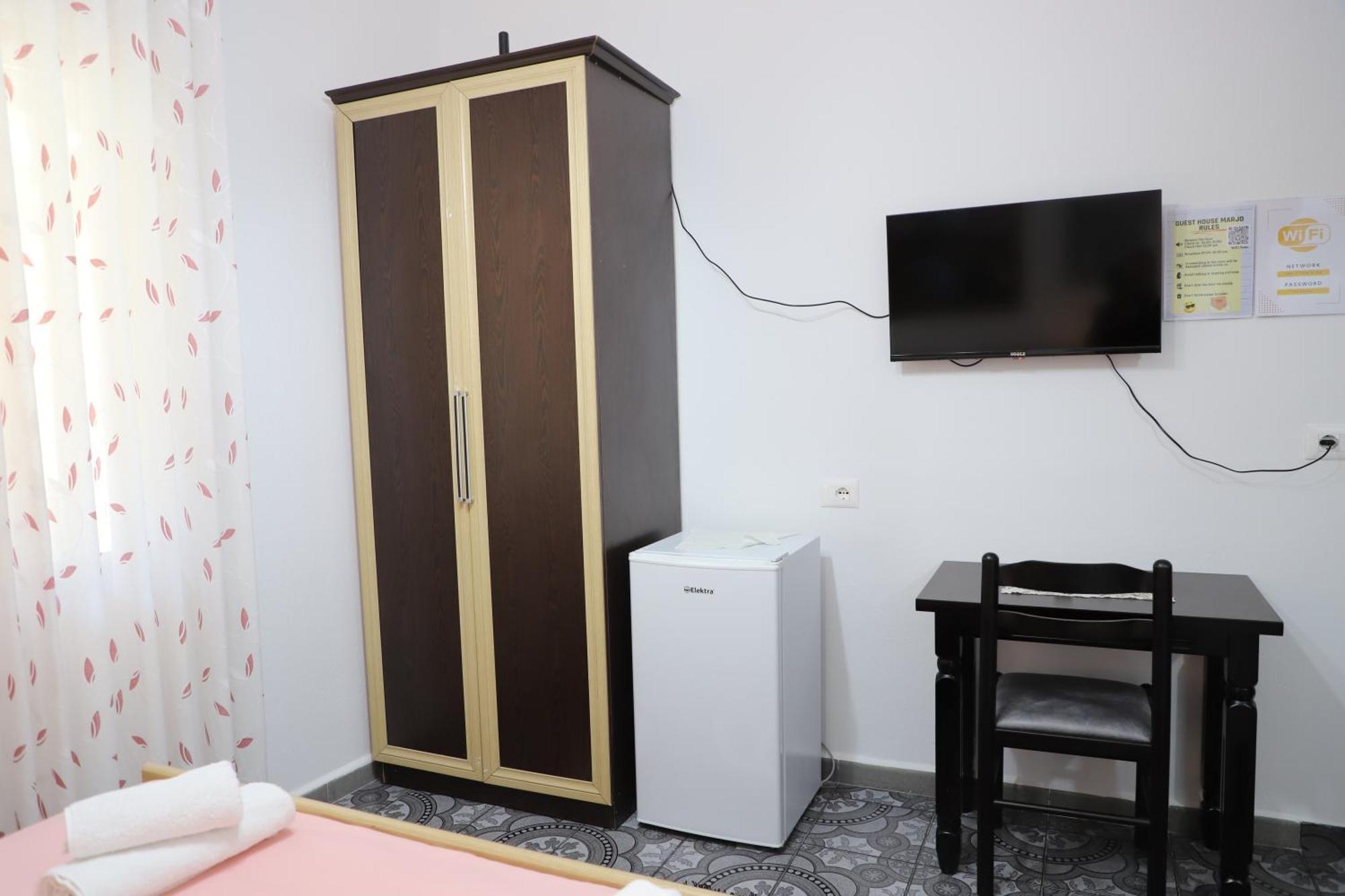 Guest House Marjo Berat Luaran gambar
