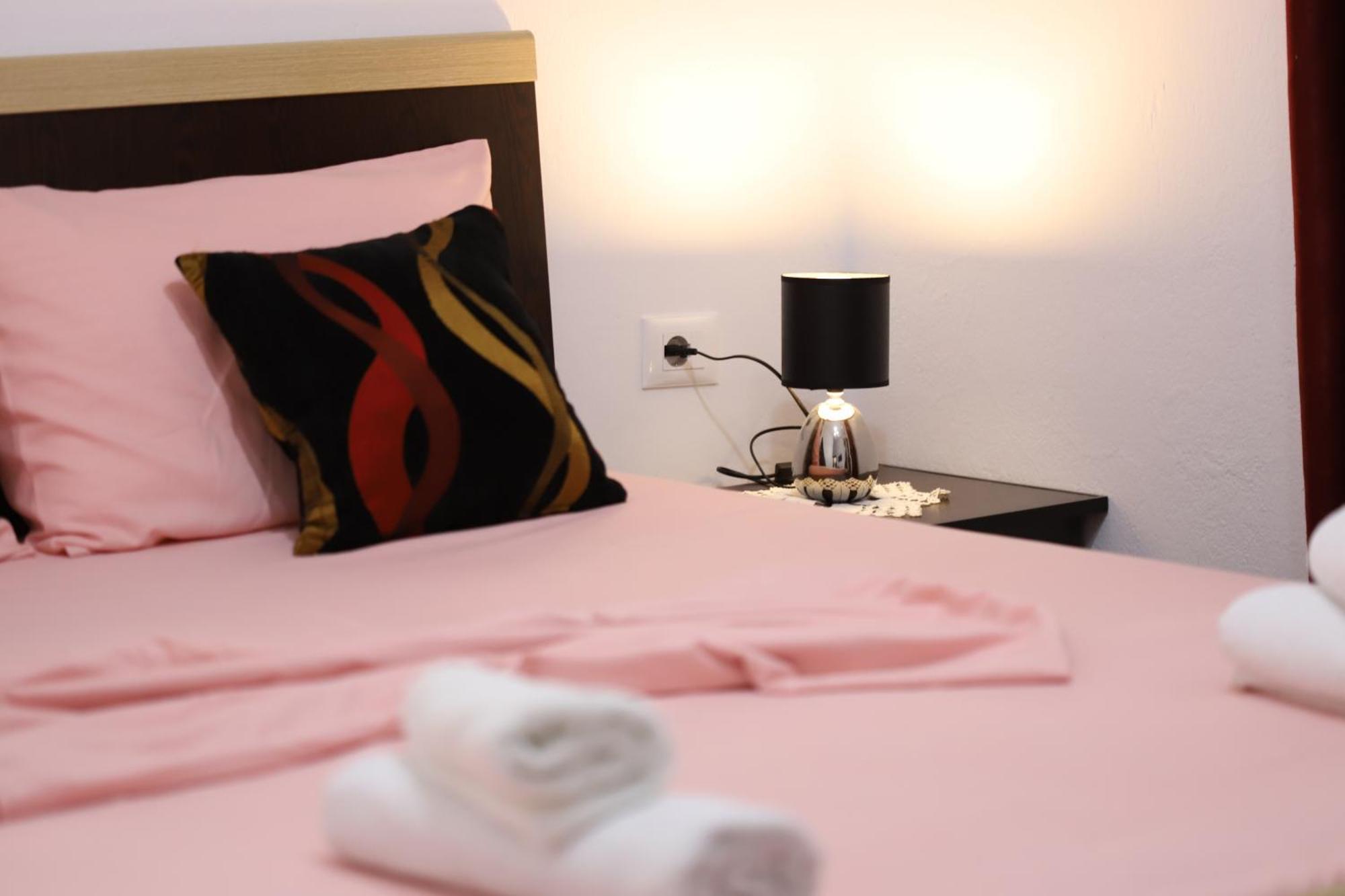 Guest House Marjo Berat Luaran gambar