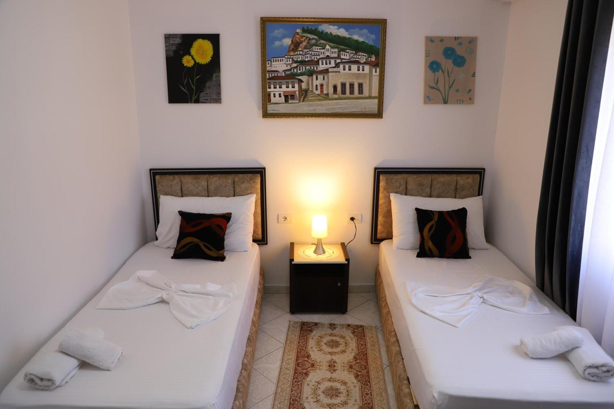 Guest House Marjo Berat Luaran gambar