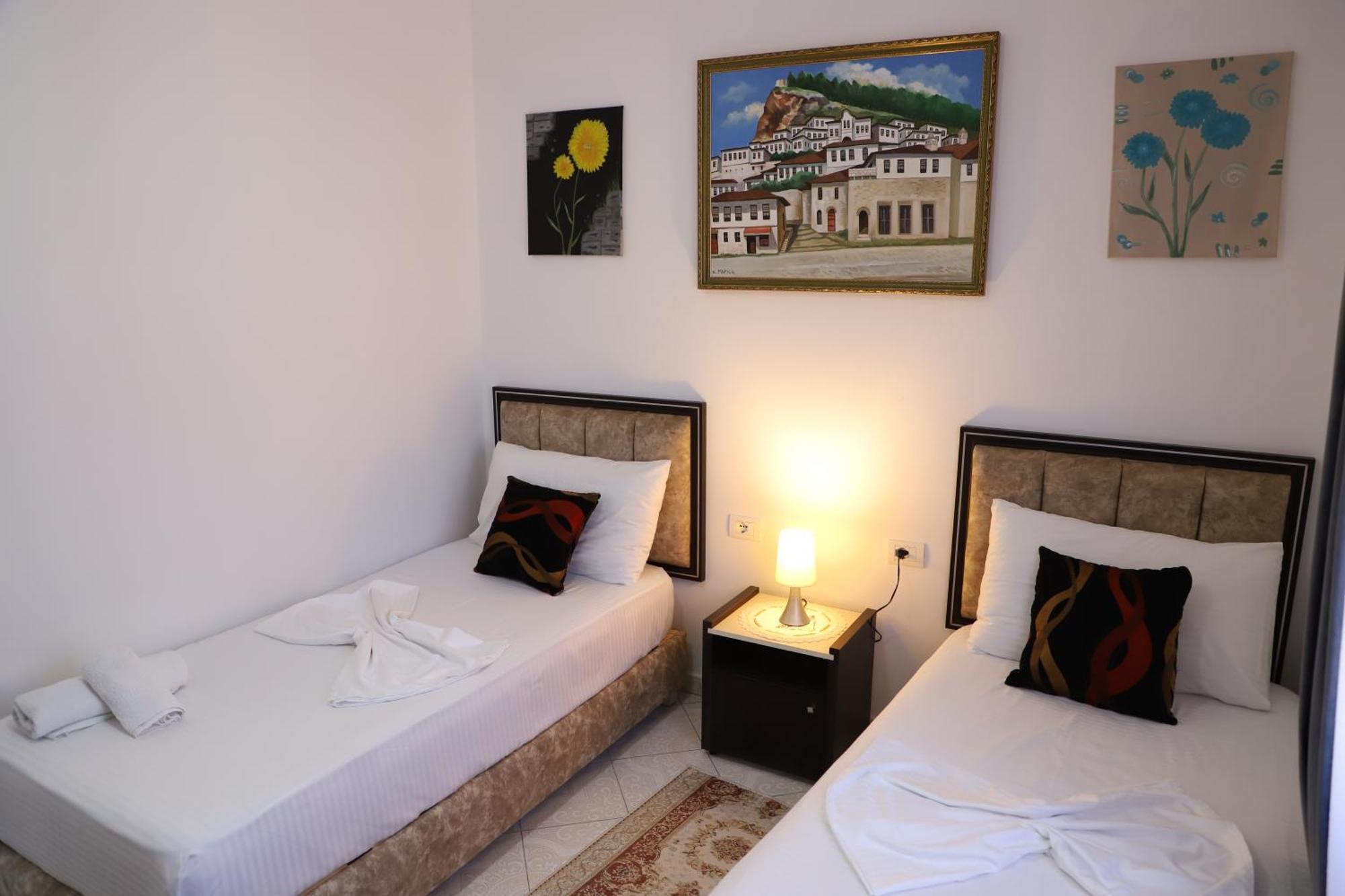 Guest House Marjo Berat Luaran gambar