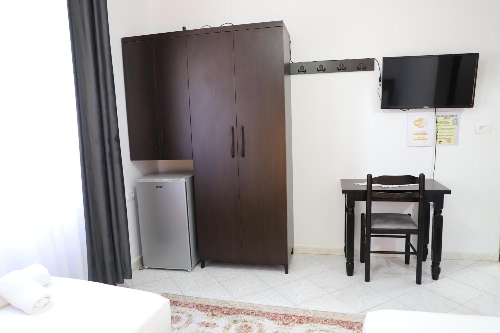 Guest House Marjo Berat Luaran gambar